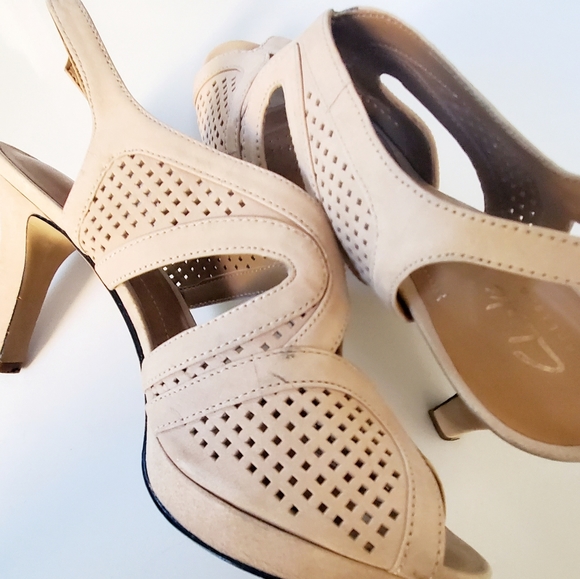 💕Clarks Women's Delsie Grace High Heel💕 - Picture 6 of 9